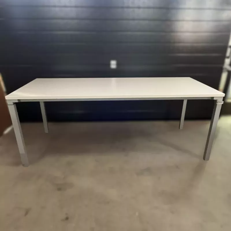 STEELCASE│Bureau droit Hauteur réglable L 180│Modèle Kalidro│Blanc/Gris alu