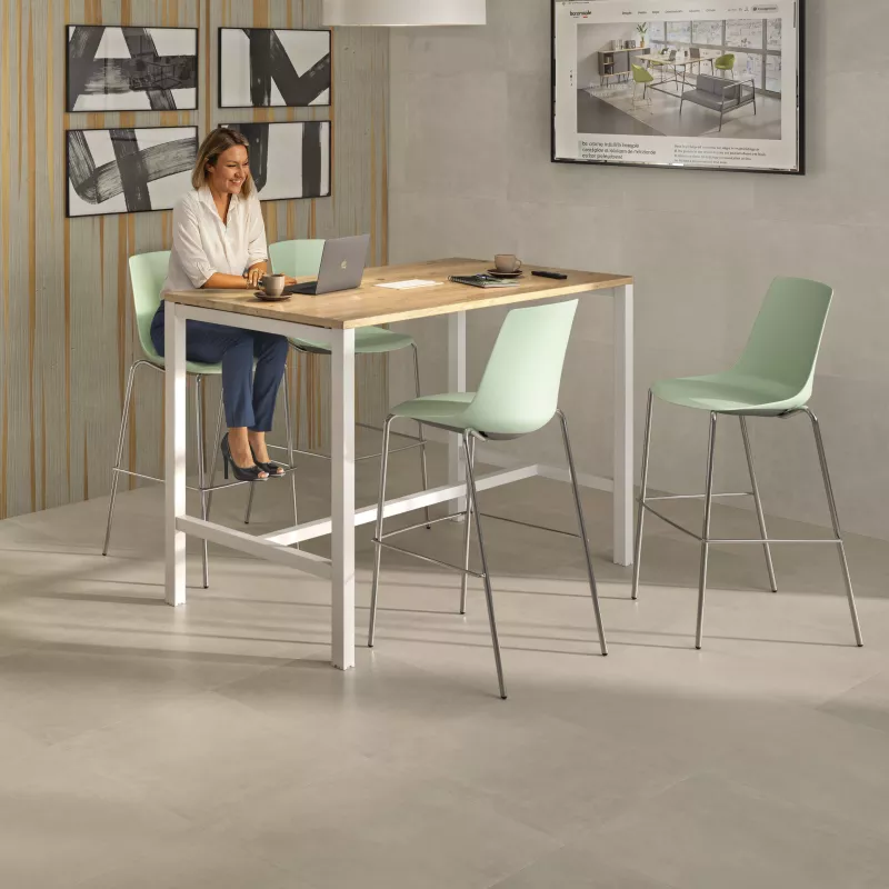ARA│Tabouret Haut avec dossier
