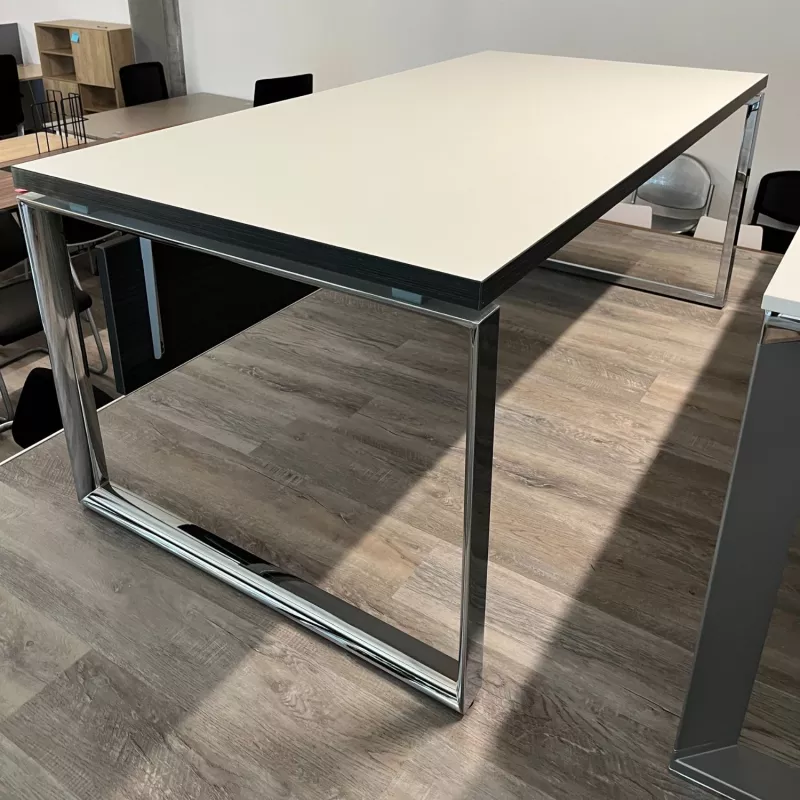 SILVER│Bureau Direction droit  L 180 x p 90 - avec voile de fond│Blanc / Ebène Ash / Chromé