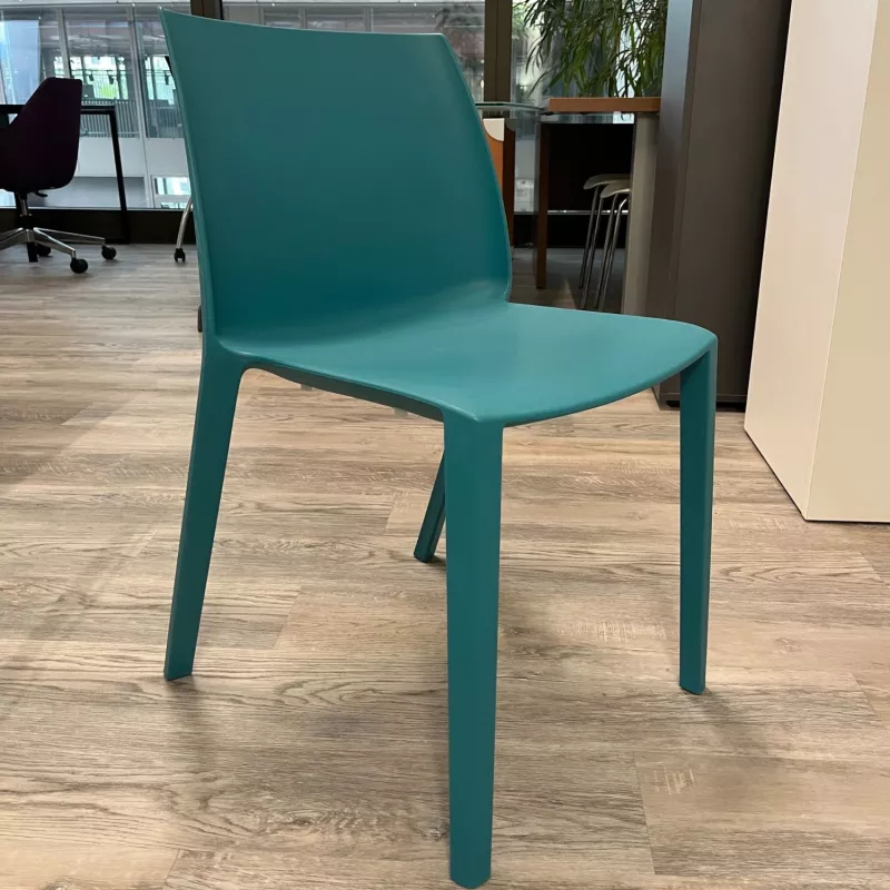 SOLÉO│Chaise collectivité│Sans accoudoirs│int-éxt.│Bleu Curaçao
